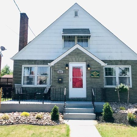 The Little Italy Of Niagara Falls Bed & Breakfast Exterior photo