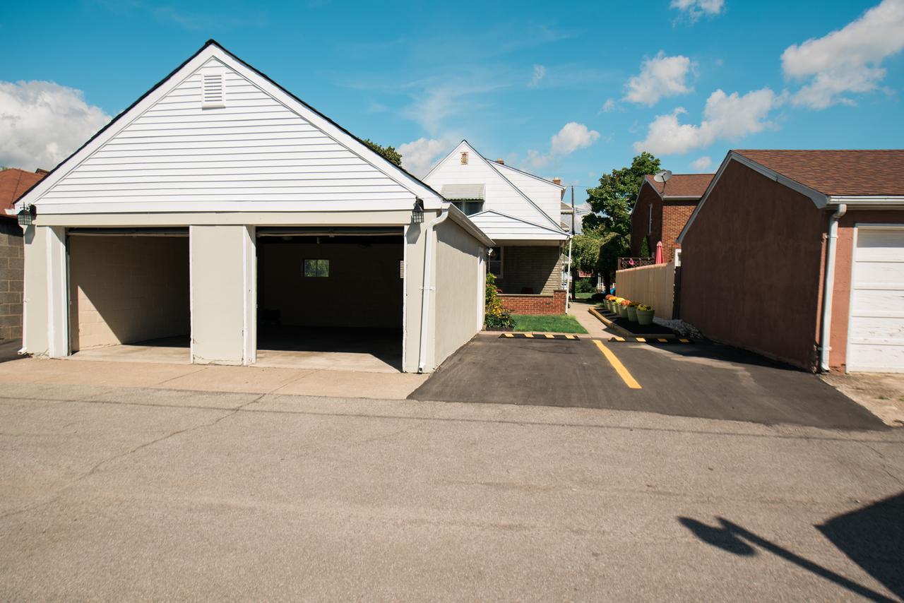The Little Italy Of Niagara Falls Bed & Breakfast Exterior photo